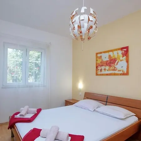 Near The Sea In Rogoznica Guest house