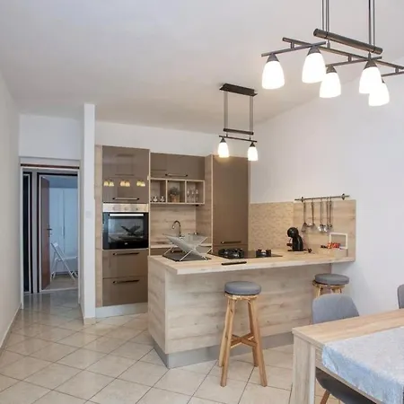 Near The Sea In 로고즈니차