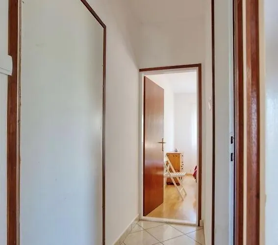 Near The Sea In 3* Rogoznica (Sibenik-Knin)