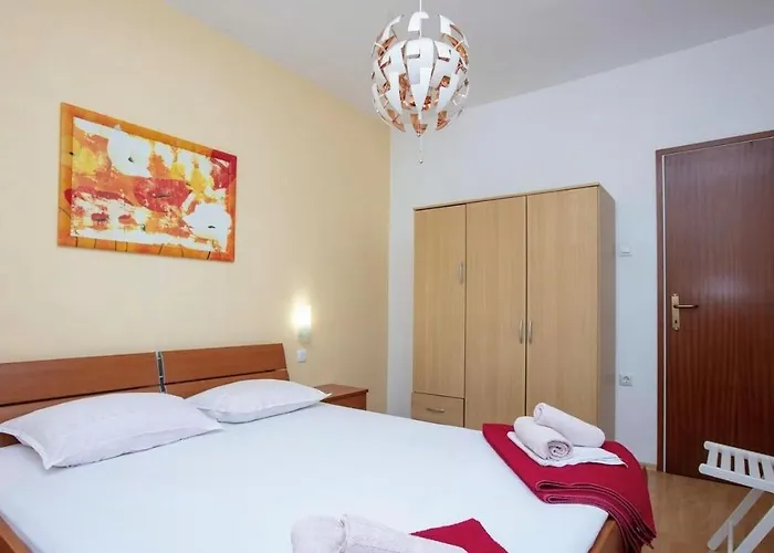 Near The Sea In 3* Rogoznica (Sibenik-Knin)