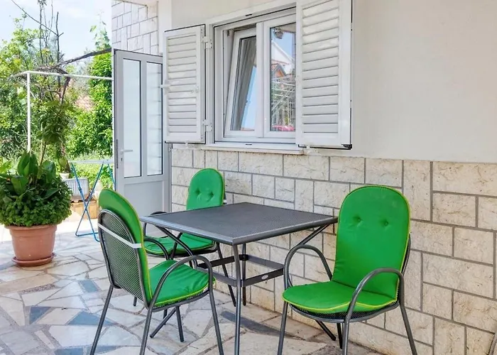 Gasthuis Near The Sea In